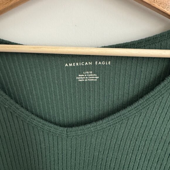 American Eagle Forest Green Ribbed V-Neck Top - Size Large - Picture 2 of 2